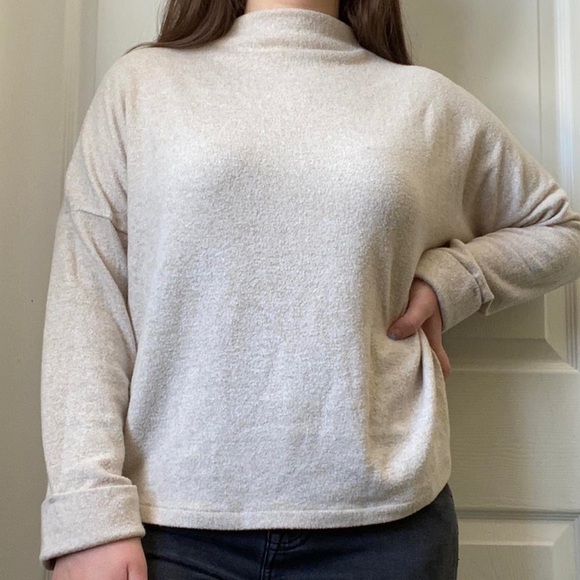 Cream/beige long sleeve turtleneck from H&M - Picture 2 of 5